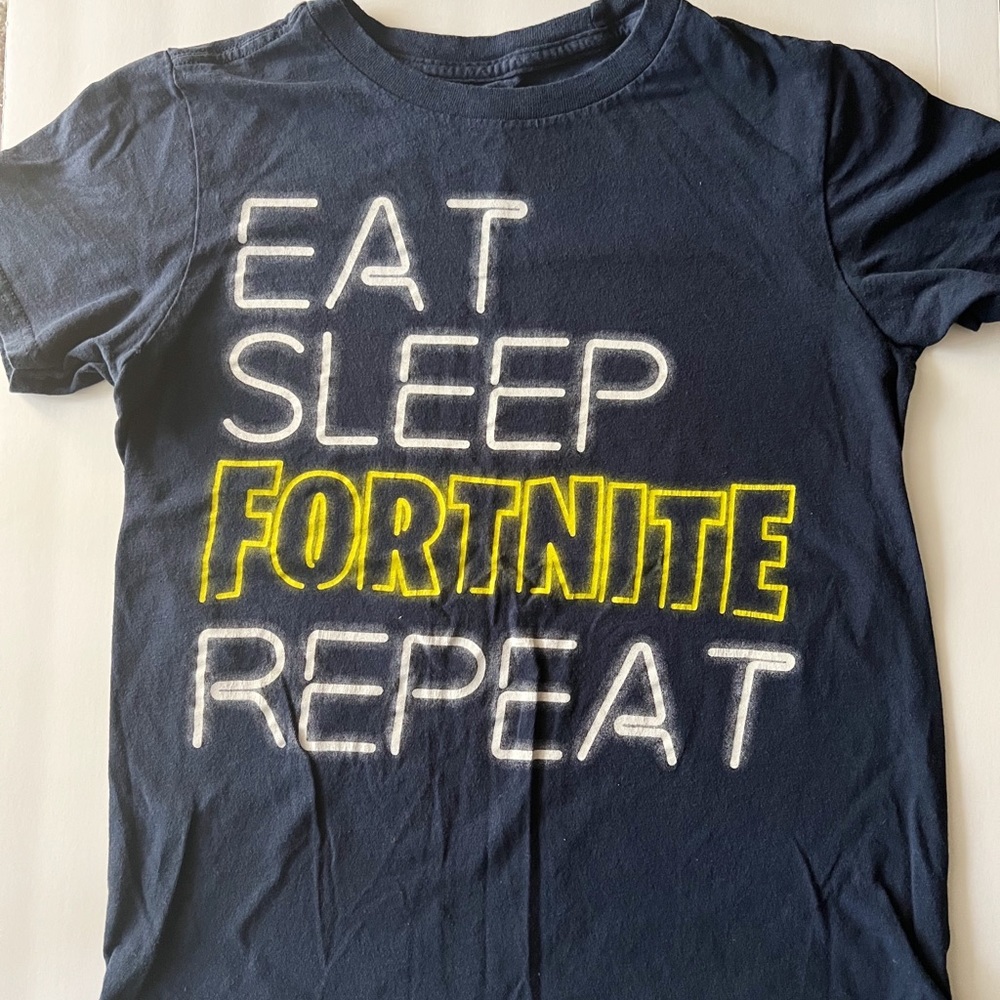 Kids Tshirt Size M (10) brand Fortnite